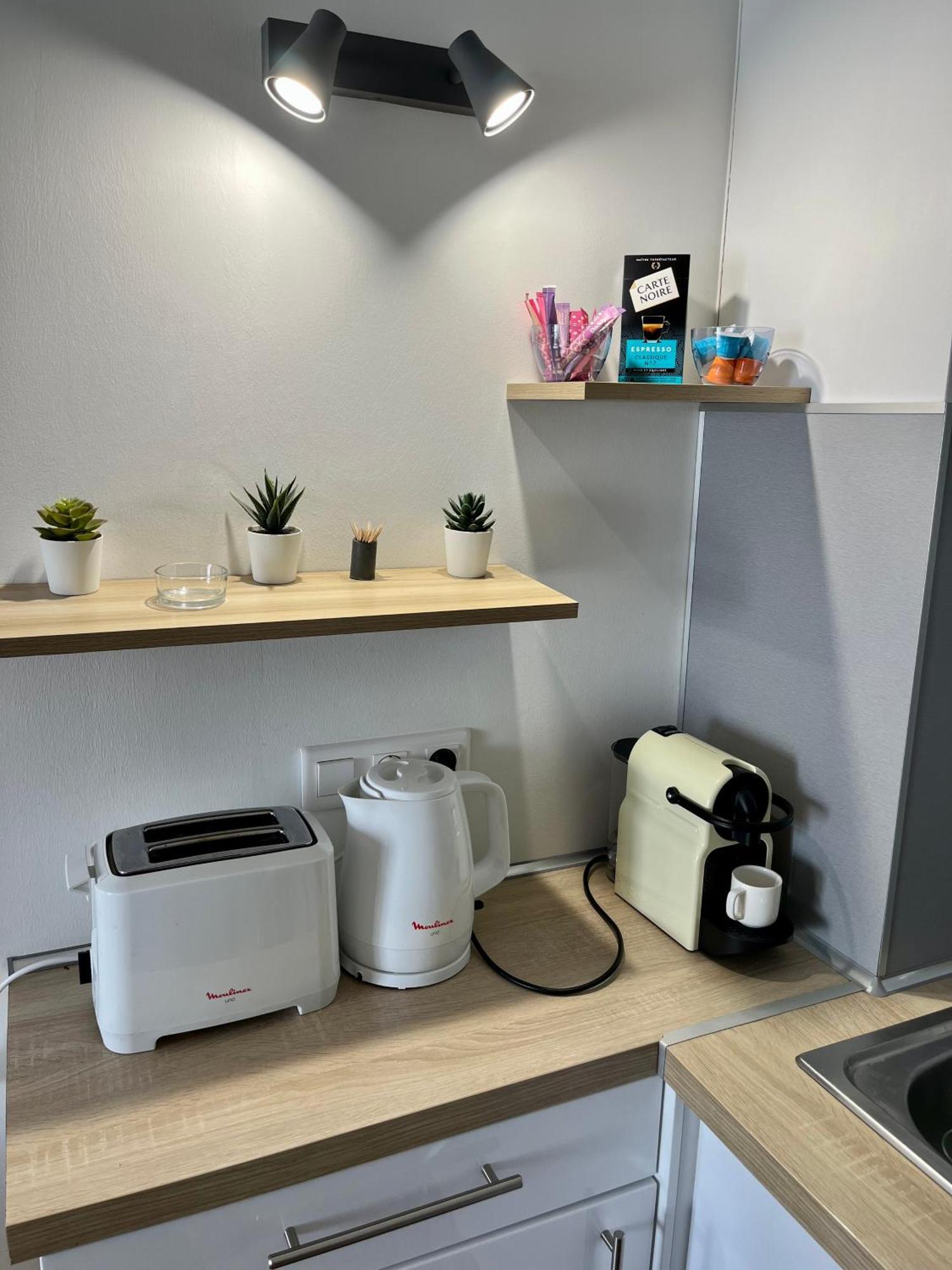 Perle Rare A 250M De La Plage ! Climatise Avec Parking, Balcon & Wifi 圣马克西姆 外观 照片